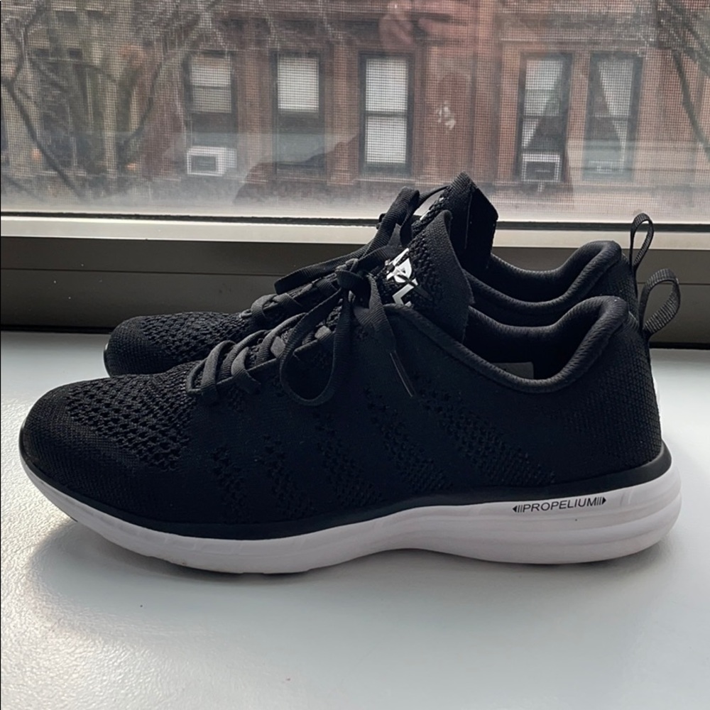 Brand New APL Women’s TechLoom Pro. Size 10